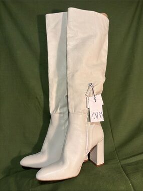 New With Tags Zara Knee High Ivory Boots Size 8 (39)